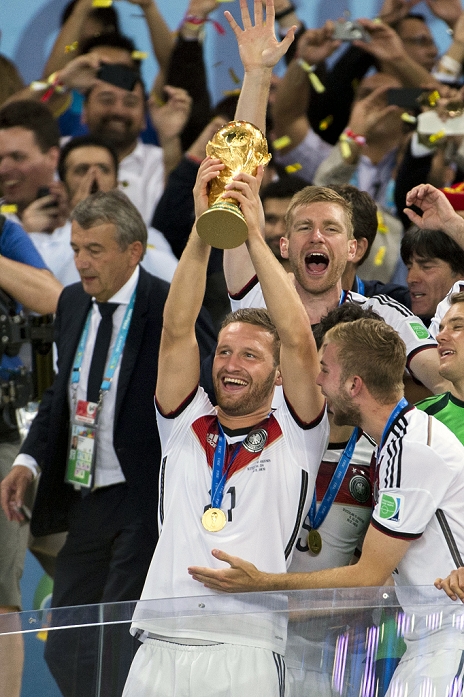 2014 FIFA World Cup Final Germany Wins 4th title in 6 tournaments Shkodran Mustafi  GER , JULY 13, 2014   Football   Soccer : Germany players celebrate after winning the FIFA World Cup Brazil 2014 Final match between Germany 1 0 Argentina at the Maracana stadium in Rio de Janeiro, Brazil.  Photo by Maurizio Borsari AFLO   0855 