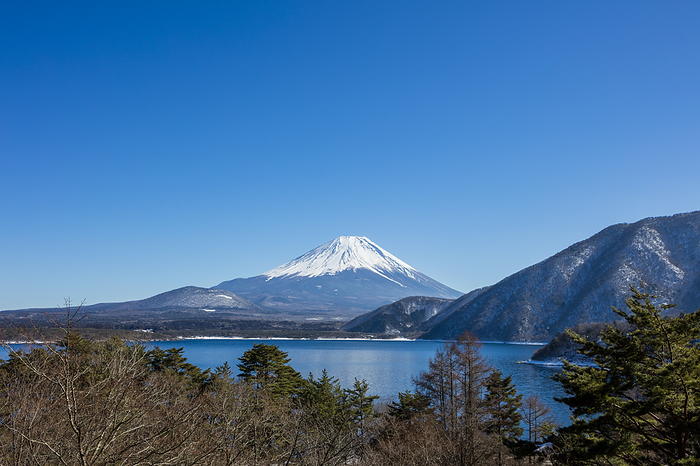Lake Motosu and Mt.