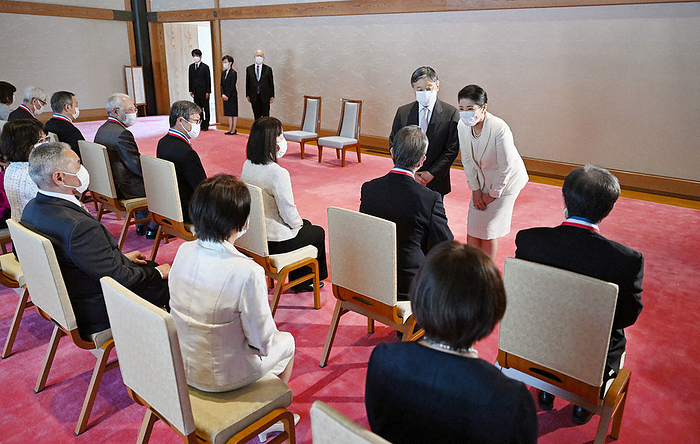 Their Majesties the Emperor and Empress addressing the recipients of the Medical Merit Award Their Majesties the Emperor and Empress addressing the recipients of the Medical Merit Award at the Shofu Room of the Imperial Palace, March 15, 2024, 3:27 p.m.  Representative photo 