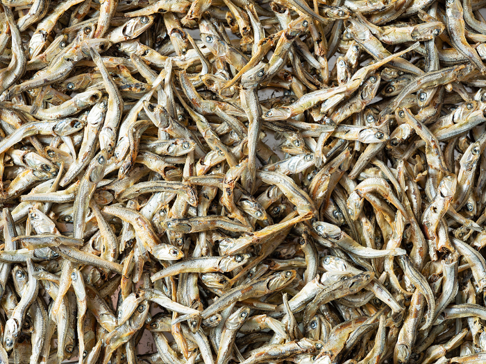(small crunchy) dried sardines
