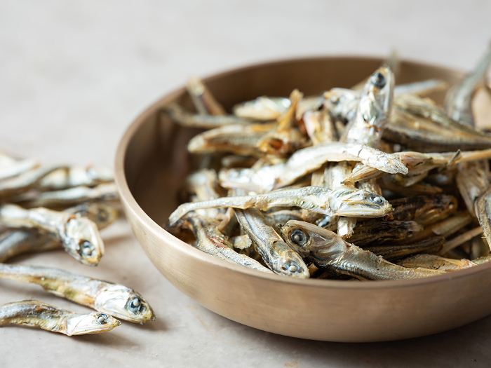 (small crunchy) dried sardines