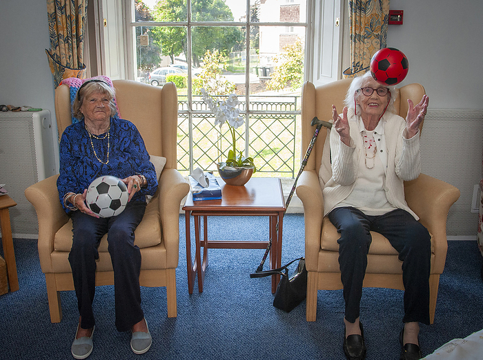 Care home residents taking part in exercise class Care home residents taking part in an exercise class., by JOHN COLE SCIENCE PHOTO LIBRARY