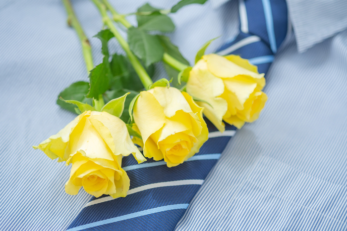 Image of yellow roses and Father's Day
