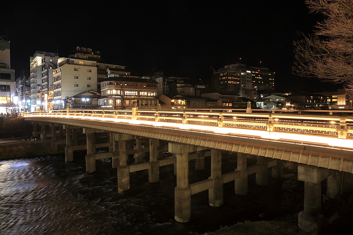 Illuminated Sanjo Ohashi Bridge over the Kamo River, Kyoto Sanjo Ohashi Bridge is illuminated from March 1, 2024.