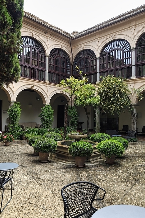 Parador San Francisco, Granada, Spain Inner courtyard with fountain and flower pots, Hotel Parador de Granada, former Nasrid palace, monastery, Alhambra, Granada, Andalusia, Spain, Europe