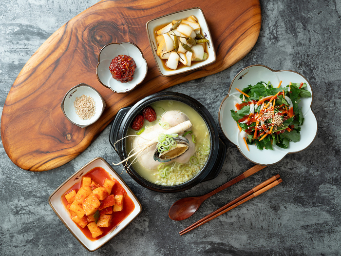 Sangguk-dang (chicken soup) Image of Korean food and set menus