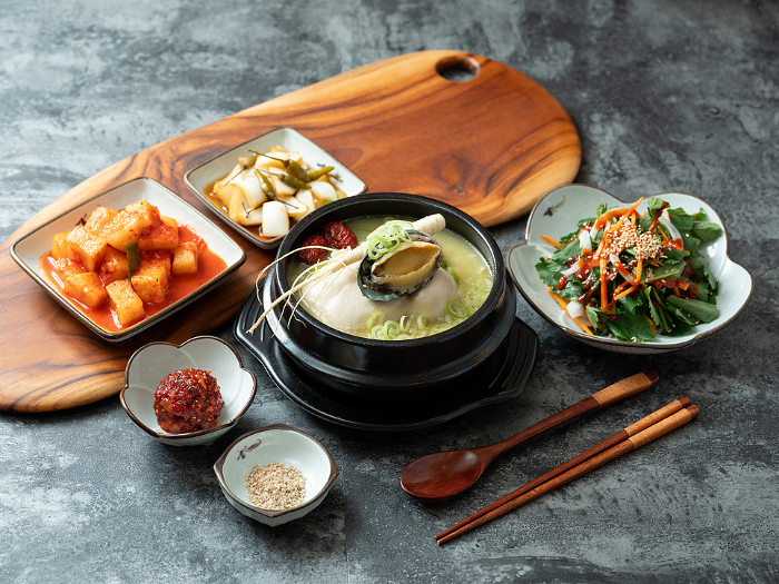 Sangguk-dang (chicken soup) Image of Korean food and set menus