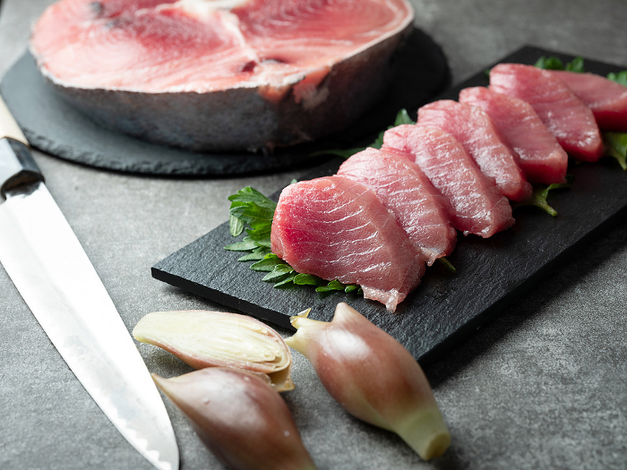 Tuna tail meat Tuna tail and tuna sashimi