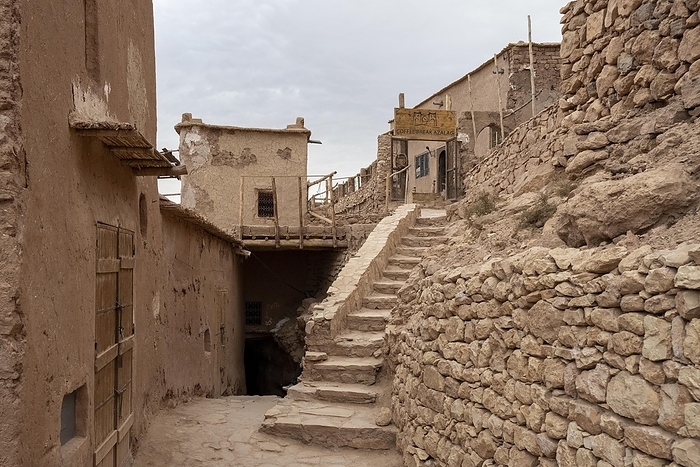 Old fortress (ksar) made of clay, Kasbah Ait Ben Haddou, UNESCO World Heritage Site, High Atlas, Ouarzazate, Souss-Massa-Draâ, Morocco, Africa, by Sonja Jordan