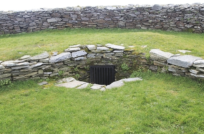 Ireland Knockdrum Iron Age stone fort, souterrain entrance, near Castletownshend, County Cork, Ireland, Irish Republic, Europe, by Ian Murray