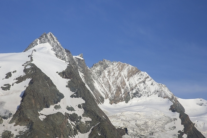 Austria Grossglockner, Gro glockner  3798 m  and Glocknerwand, highest mountain in Austria in the Hohe Tauern National Park, Carinthia, K rnten, by alimdi   Arterra   Sven Erik Arndt