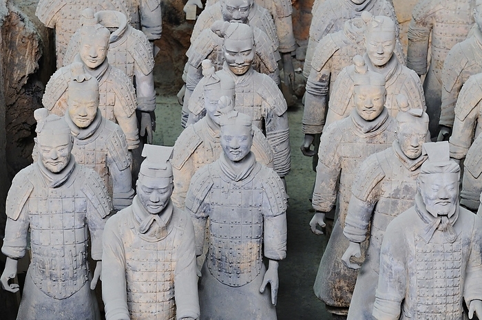 Steinsoldaten aus freigelegten Gräbern in China, by Klaus Steinkamp