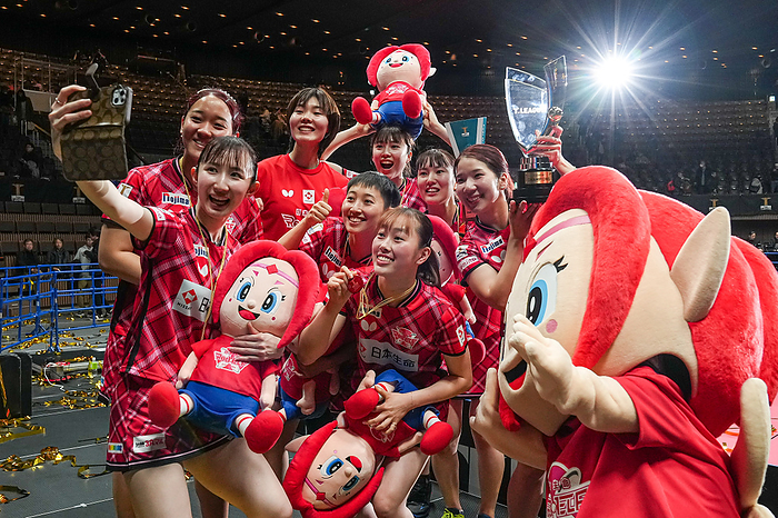 2023 24 T.LEAGUE            Nippon Life Red Elf team group  Red Elf ,  MARCH 24, 2024   Table Tennis :  2023 24 Nojima T.LEAGUE Final  Women s Award ceremony  at Yoyogi National Stadium 2nd Gymnasium,Tokyo, Japan.  Photo by T.LEAGUE AFLO SPORT 