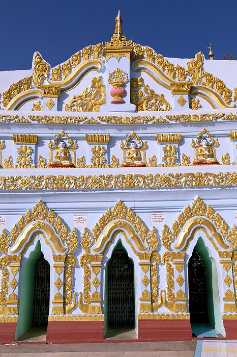 Umin Thounzeh Tempel in Sagaing Umin Thounzeh Tempel in Sagaing, by Zoonar Andreas Edelm