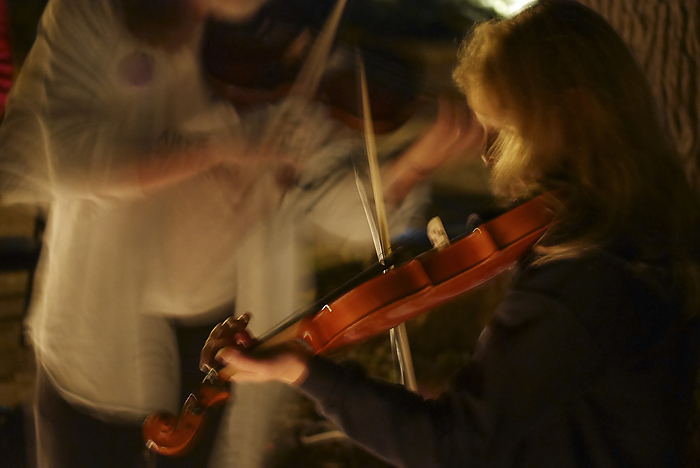 NA Two female fiddlers jam together  Asheville, North Carolina, United States of America, by Al Petteway   Design Pics