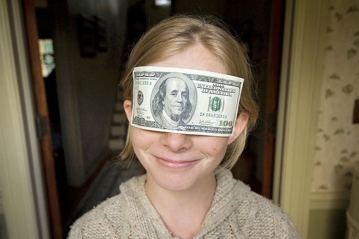 JOSAR_sartore_ellen Girl blinded by money  Lincoln, Nebraska, United States of America, by Joel Sartore Photography   Design Pics