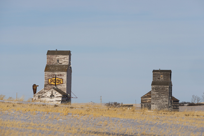 NA Abandoned grain elevators in the ghost town of Horizon, Saskatchewan  Horizon, Saskatchewan, Canada, by Robert Postma   Design Pics
