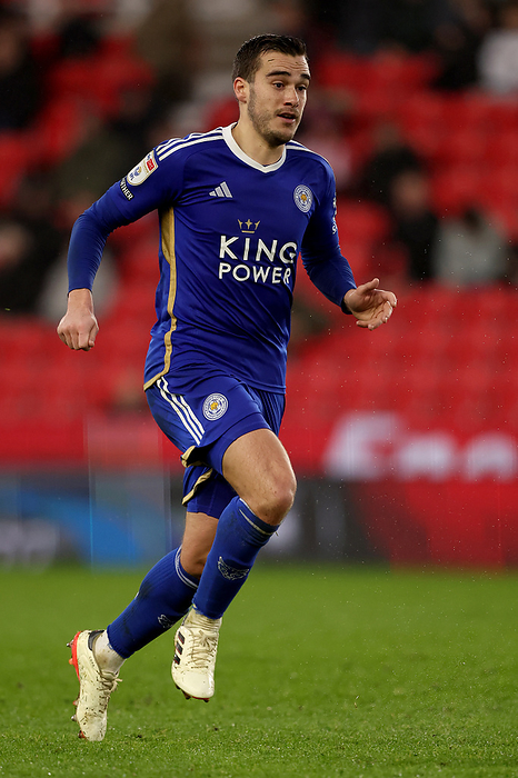 Stoke City v Leicester City   Sky Bet Championship Harry Winks of Leicester City running during the Sky Bet Championship match between Stoke City and Leicester City at Bet365 Stadium on February 3, 2024 in Stoke on Trent, United Kingdom.   WARNING  This Photograph May Only Be Used For Newspaper And Or Magazine Editorial Purposes. May Not Be Used For Publications Involving 1 player, 1 Club Or 1 Competition Without Written Authorisation From Football DataCo Ltd. For Any Queries, Please Contact Football DataCo Ltd on  44  0  207 864 9121