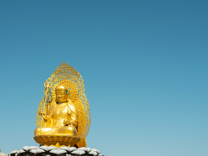 golden buddha statue, trip to Korea