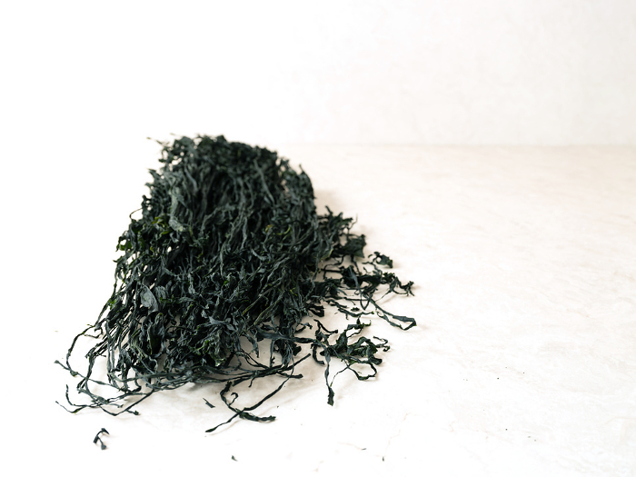 dried wakame seaweed