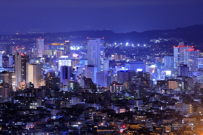 Night view of Shizuoka City from Maruyama Hanamokien, Shizuoka Prefecture