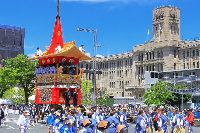 Taka yama, the post festival of the Gion Matsuri Yamaboko Junko  float procession  Kyoto City, Kyoto Prefecture Taken at Kawaramachi Oike intersection