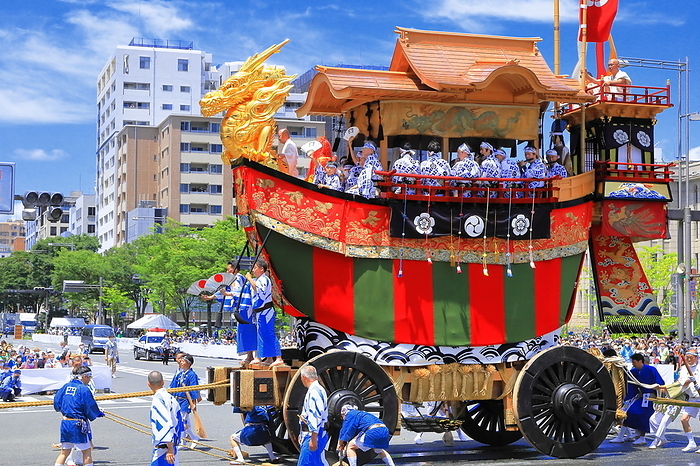 Ofunaboko floats in the post festival procession of the Gion Festival Yamaboko Junko Kyoto City, Kyoto Prefecture Taken at Kawaramachi Oike intersection