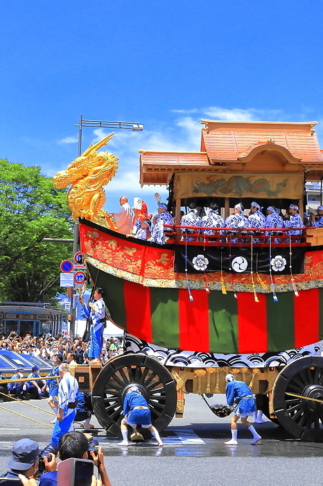 Ofunaboko floats in the post festival procession of the Gion Festival Yamaboko Junko Kyoto City, Kyoto Prefecture Taken at Kawaramachi Oike intersection