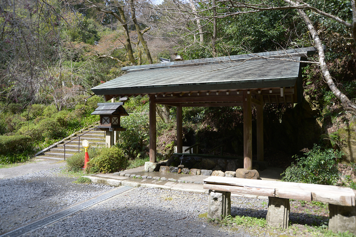Hand-watering basin at the entrance to the Hyuga Grand Shrine, Hinooka, Yamashina-ku, Kyoto City, Japan