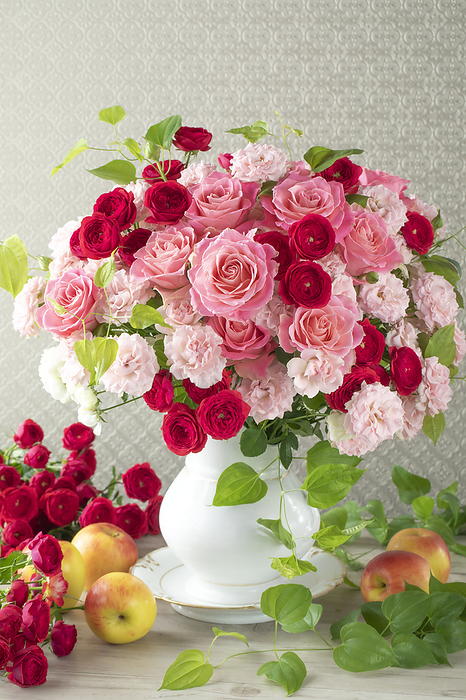 Rose Arrangement Roses  Aryes , Sweet Flow, Lovely Rouge 