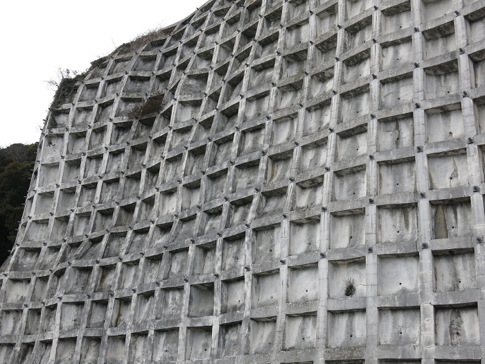 Concrete retaining wall in Honmoku, Naka-ku, Yokohama