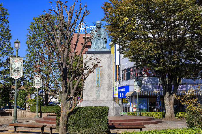 Statue of Shibusawa Eiichi in front of JR Fukaya Station, Fukaya City, Saitama Prefecture