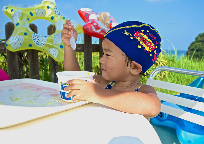A child eating shaved ice