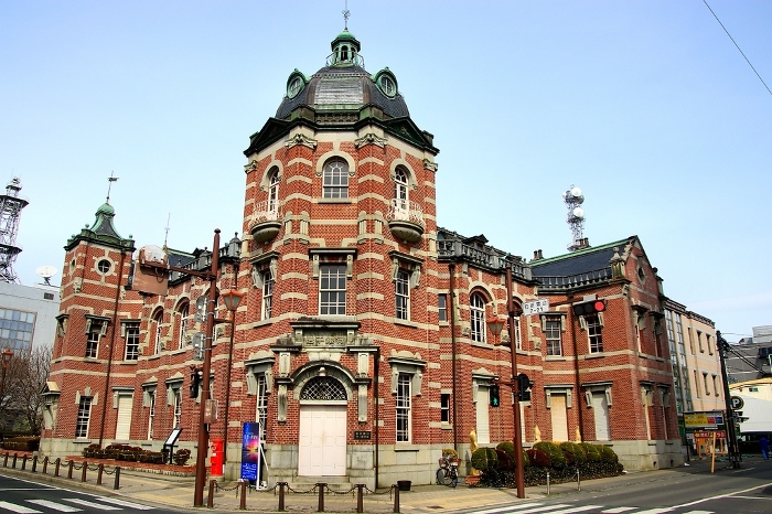 Morioka's red bricks, which still carry the design of the Meiji era... Iwate Bank 