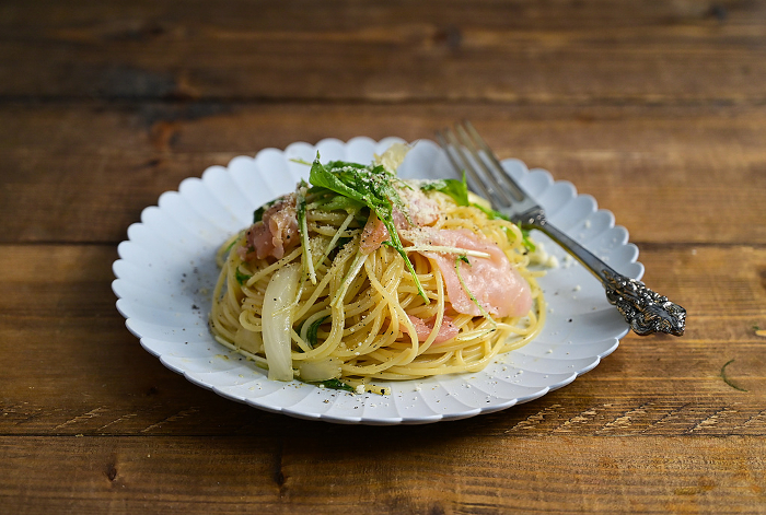 Pasta with potherb mustard, ham and onion