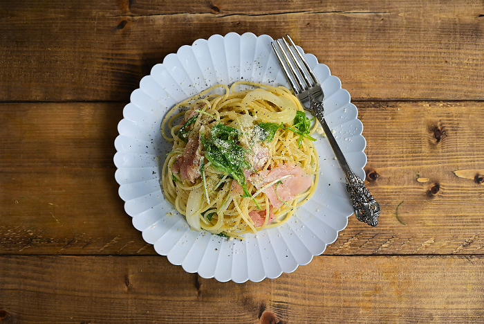 Pasta with potherb mustard, ham and onion