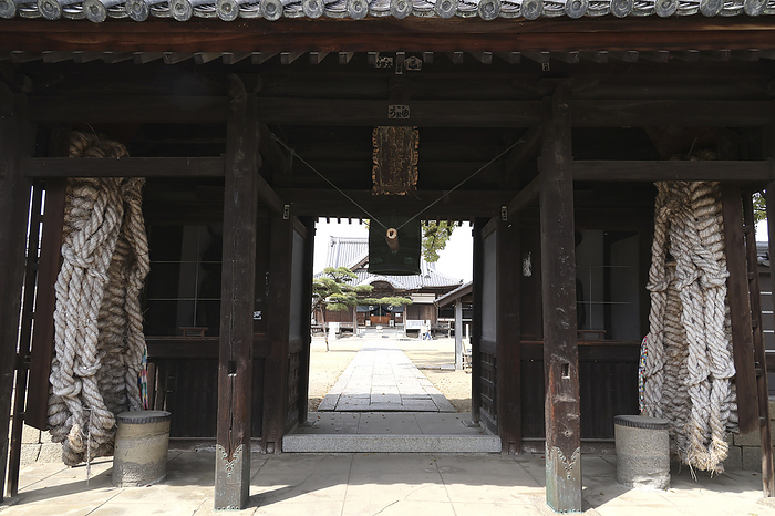 Belfry gate and large straw ropes at No. 87 Nagaoji Temple 88 sacred places in Shikoku 