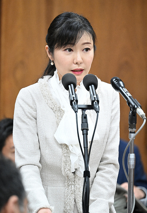 Ayako Kato, Minister of State for Children s Policy, answers a question from Ayano Kunimitsu of the Liberal Democratic Party. Ayuko Kato, Minister of State for Children s Policy, answers a question from Ayano Kunimitsu of the Liberal Democratic Party at a special committee meeting on regional revitalization, children s policy, and digital society formation in the House of Representatives.