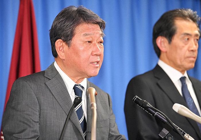 Secretary General Toshimitsu Mogi at a press conference Secretary General Toshimitsu Mogi holds a press conference after the LDP Party Disciplinary Committee decided to punish 39 people. At right is Ichiro Aizawa, chairman of the Party Disciplinary Committee, at the party s headquarters in Chiyoda ku, Tokyo, April 4, 2024, 6:23 p.m. Photo by Ririko Maeda.
