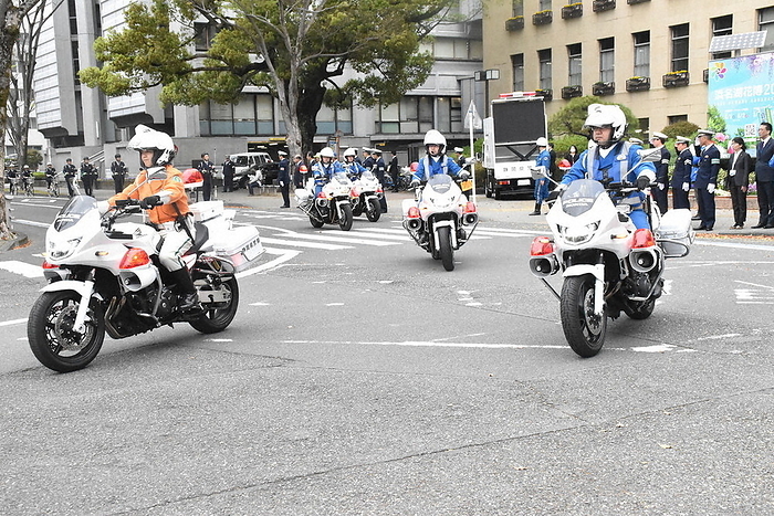 Spring Traffic Safety Campaign Motorcycle officers departing on patrol in Aoi Ward, Shizuoka City, April 5, 2024, 10:15 a.m. Photo by Jyanta Oka.
