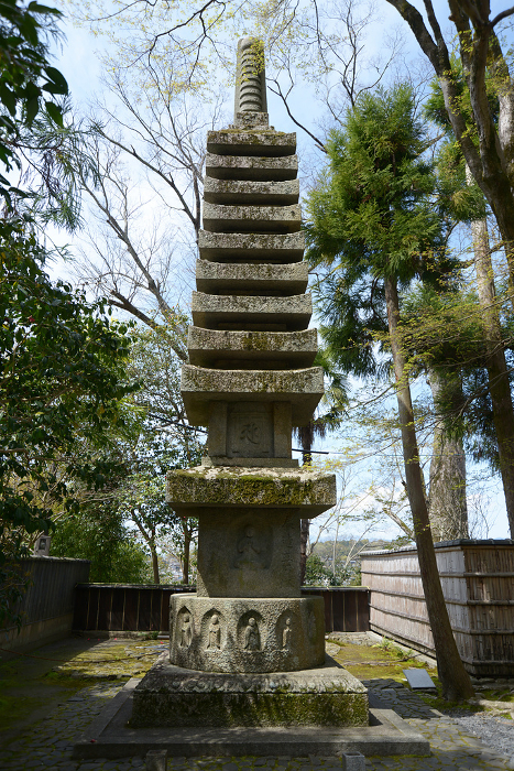 Honenin multi-storey stone pagoda Shikagaya, Sakyo-ku, Kyoto