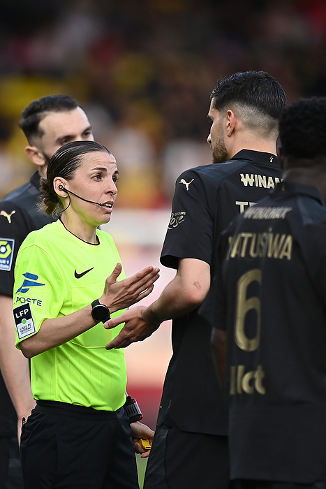 AS Monaco v Stade Rennais FC   Ligue 1 Uber Eats Referee Stephanie Frappart sends off Martin Terrier of Stade Rennais during the Ligue 1 Uber Eats match between AS Monaco and Stade Rennais FC at Stade Louis II on April 7, 2024 in Monaco, Monaco.   WARNING  This Photograph May Only Be Used For Newspaper And Or Magazine Editorial Purposes. May Not Be Used For Publications Involving 1 player, 1 Club Or 1 Competition Without Written Authorisation From Football DataCo Ltd. For Any Queries, Please Contact Football DataCo Ltd on  44  0  207 864 9121