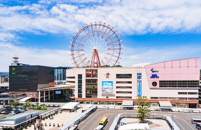 Kagoshima Chuo Station and commercial facilities in front of the station