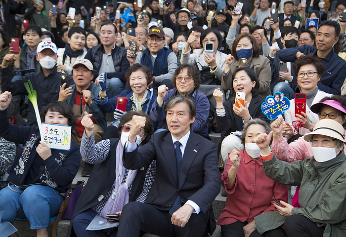 2024 South Korea General Election: Leader of the Rebuilding Korea Party, Cho Kuk at a meeting with supporters in Seoul Cho Kuk, April 8, 2024 : Cho Kuk  C , leader of the Rebuilding Korea Party  aka the Korea Innovation Party  for proportional representation seats, poses with supporters during the party s meeting with supporters in Seoul, South Korea, ahead of the April 10 general elections. Cho Kuk, South Korea s former Justice Minister under the previous liberal Moon Jae In administration, was an architect of the liberal government s prosecution reform.  Photo by Lee Jae Won AFLO 