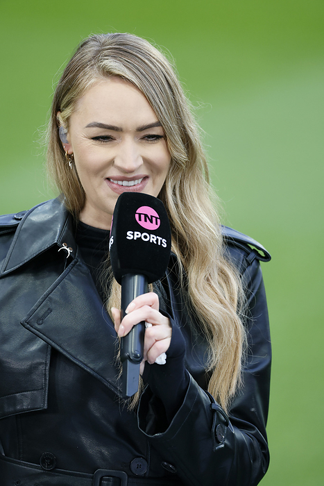 Newcastle United v Everton FC   Premier League Laura Woods, TNT Sports presenter before the Premier League match between Newcastle United and Everton FC at St. James Park on April 2, 2024 in Newcastle upon Tyne, England.   WARNING  This Photograph May Only Be Used For Newspaper And Or Magazine Editorial Purposes. May Not Be Used For Publications Involving 1 player, 1 Club Or 1 Competition Without Written Authorisation From Football DataCo Ltd. For Any Queries, Please Contact Football DataCo Ltd on  44  0  207 864 9121