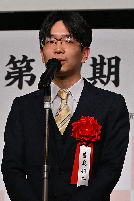 Masayuki Toyoshima 9 dan talks about his enthusiasm on the eve of the first round of the 82nd Meijin Tournament. Masayuki Toyoshima 9 dan speaks with enthusiasm at the eve of the first game of the 82nd Meijin Tournament, at Hotel Chinzanso Tokyo in Bunkyo Ward, Tokyo, on the afternoon of April 9, 2024.
