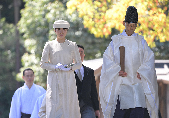 Princess Aiko visits Meiji Shrine for the first time 110 years after the death of Empress Dowager Shoken. Princess Aiko visits Meiji Shrine on the 110th anniversary of the death of Empress Dowager Shoken, Empress of Emperor Meiji, in Shibuya Ward, Tokyo, April 10, 2024, at 10:21 a.m. Photo by Toshiki Miyama