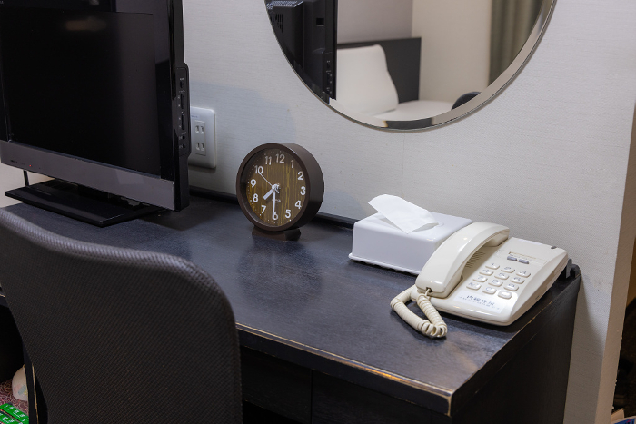Desk in a business hotel (image)