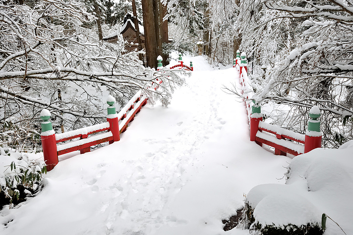 Hagurosan approach in winter, Kamihashi Bridge, Tsuruoka City, Yamagata Prefecture