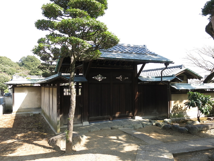 Tomb of Zenjiro Yasuda at Gokokuji Temple in Bunkyo Ward